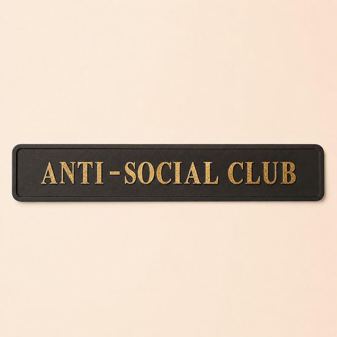 Hovedbilde Anti Social Club veggskilt
