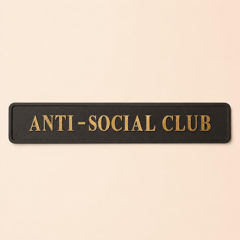 Anti Social Club veggskilt