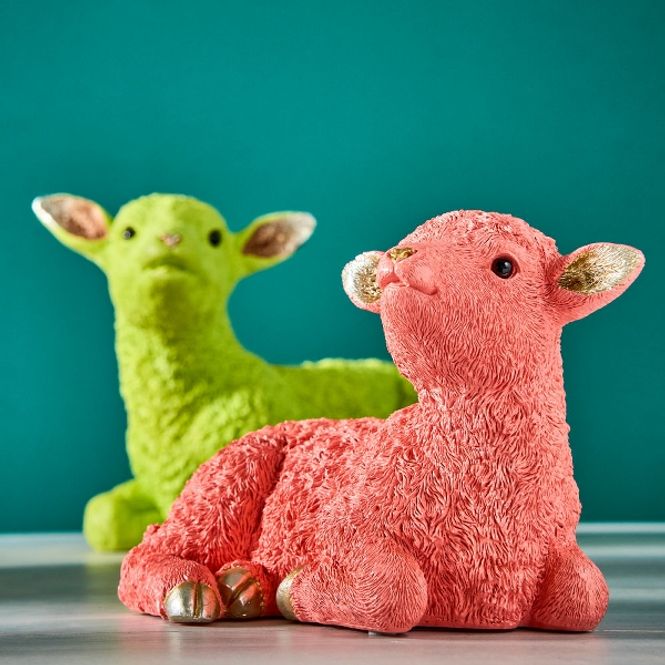 Hovedbilde Lam figur, lying sheep, korall